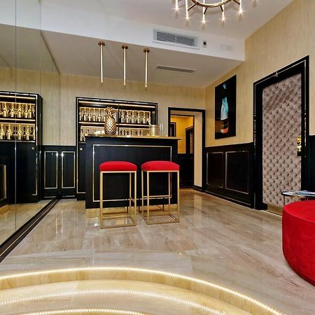 Spanish Hills Collection Luxury Suites & Jacuzzi Рим Экстерьер фото